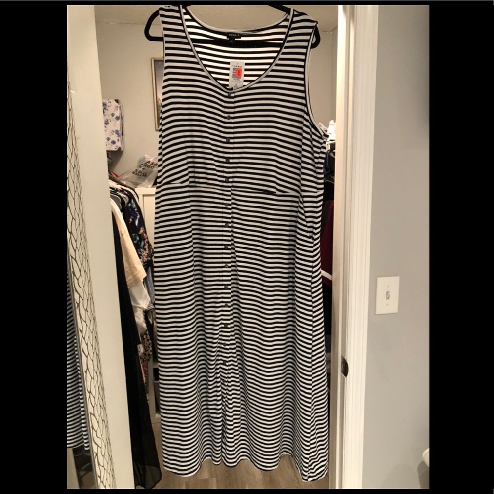 Plus size women’s button front maxi dress